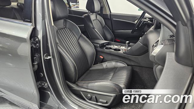 Genesis G70 2.2D Supreme 2018 — фото 12