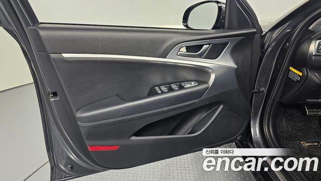Genesis G70 2.2D Supreme 2018 — фото 24