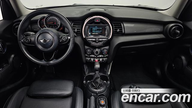 MINI Cooper D 5Door Mid 3rd 2015 — фото 7