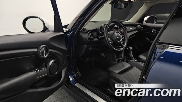MINI Cooper D 5Door Mid 3rd 2015 — фото 10