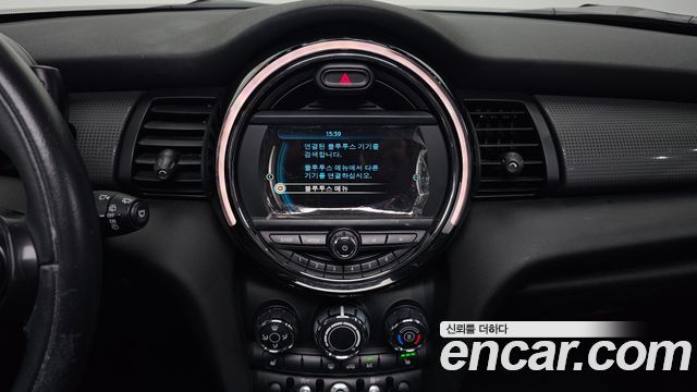 MINI Cooper D 5Door Mid 3rd 2015 — фото 18