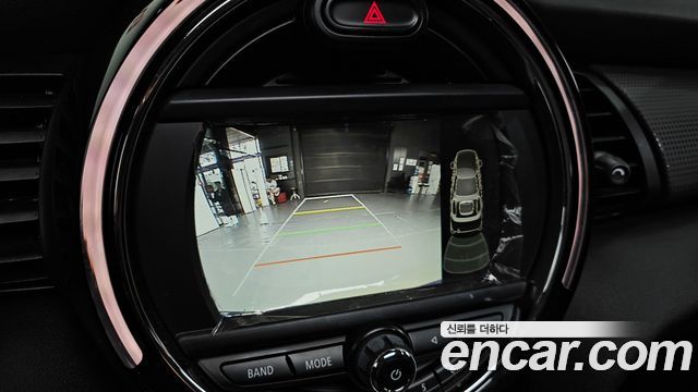 MINI Cooper D 5Door Mid 3rd 2015 — фото 19