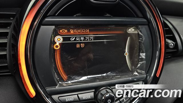 MINI Cooper D 5Door Mid 3rd 2015 — фото 21