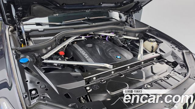 BMW X6 (G06) xDrive40i M Sport 2024 — фото 6