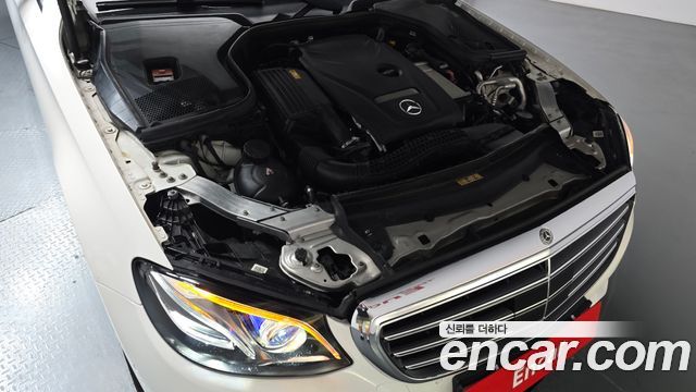 Mercedes-Benz E-Class (W213) E300 4MATIC Exclusive 2019 — фото 6