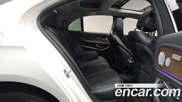 Mercedes-Benz E-Class (W213) E300 4MATIC Exclusive 2019 — фото 12