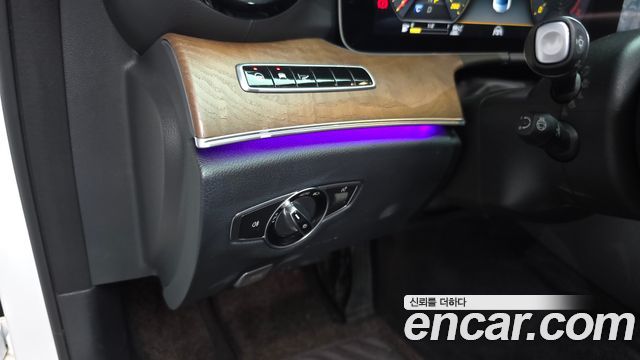 Mercedes-Benz E-Class (W213) E300 4MATIC Exclusive 2019 — фото 18
