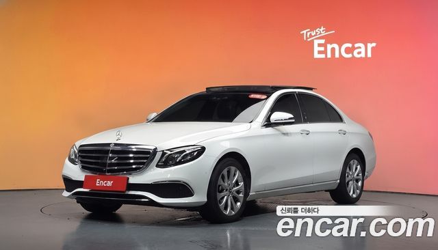 Mercedes-Benz E-Class (W213) E300 4MATIC Exclusive 2019 — фото 1