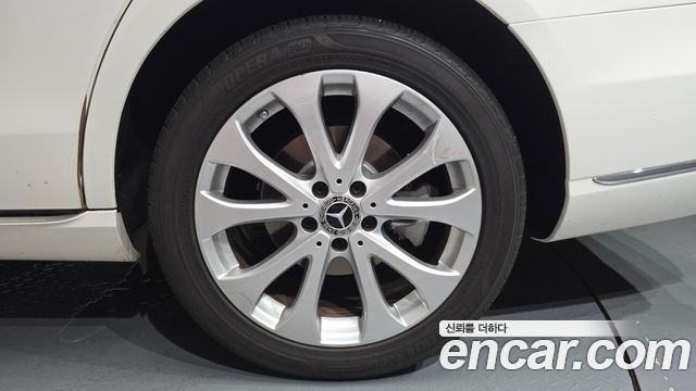 Mercedes-Benz E-Class (W213) E300 4MATIC Exclusive 2019 — фото 21