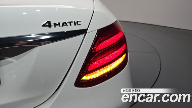 Mercedes-Benz E-Class (W213) E300 4MATIC Exclusive 2019 — фото 23