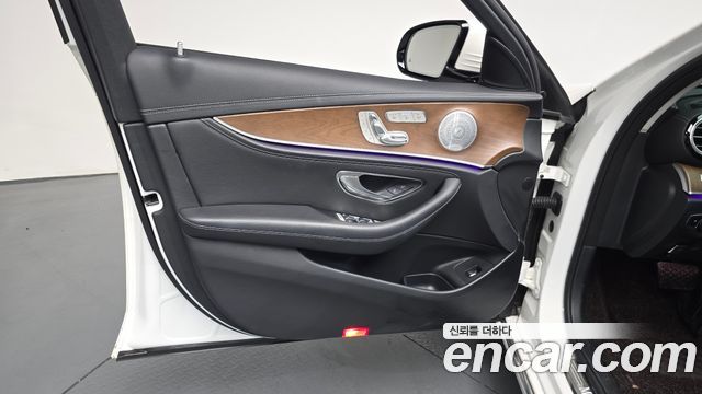 Mercedes-Benz E-Class (W213) E300 4MATIC Exclusive 2019 — фото 24