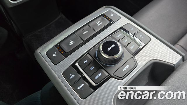 Genesis G80 3.3 GDI AWD Luxury 2018 — фото 17