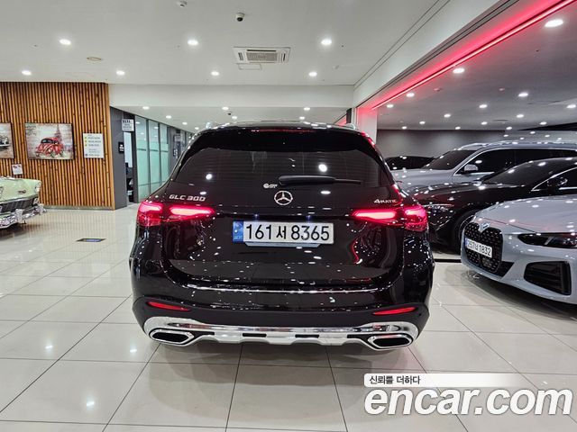 Mercedes-Benz GLC-Class (X254) GLC300 4MATIC AMG Line 2024 — фото 4