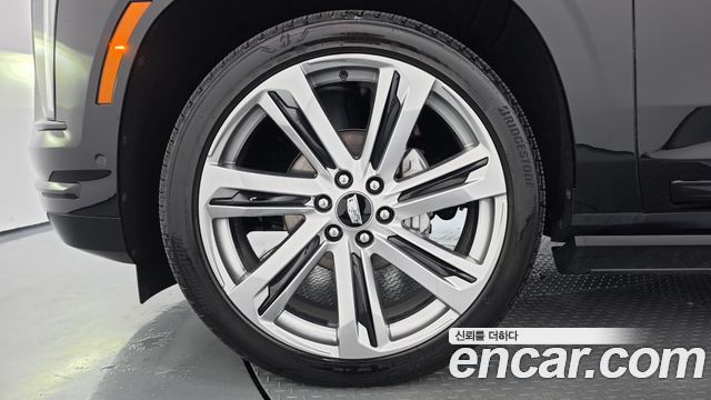 Cadillac Escalade (V) 6.2 ESV ESV Sports Platinum 2025 — фото 5