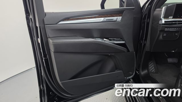 Cadillac Escalade (V) 6.2 ESV ESV Sports Platinum 2025 — фото 24