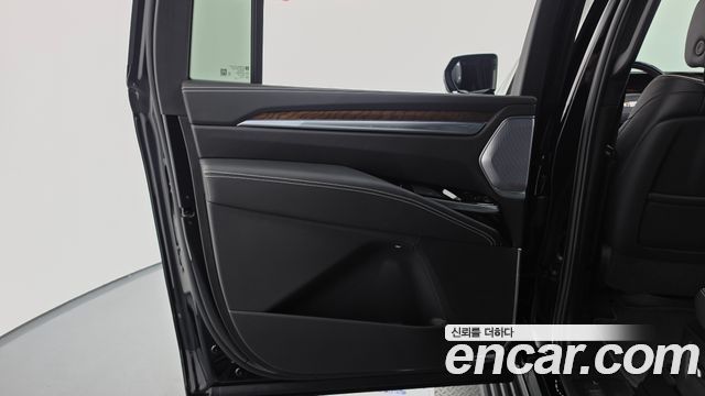 Cadillac Escalade (V) 6.2 ESV ESV Sports Platinum 2025 — фото 25