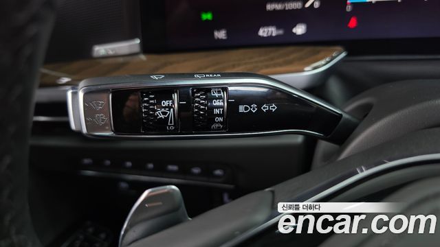 Cadillac Escalade (V) 6.2 ESV ESV Sports Platinum 2025 — фото 36