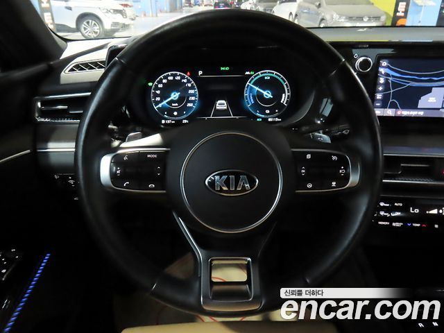 Kia K5 Hybrid (III) Signature 2021 — фото 15