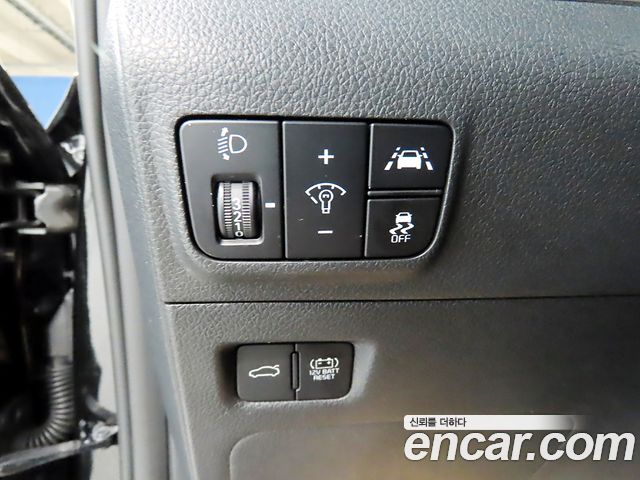 Kia K5 Hybrid (III) Signature 2021 — фото 17