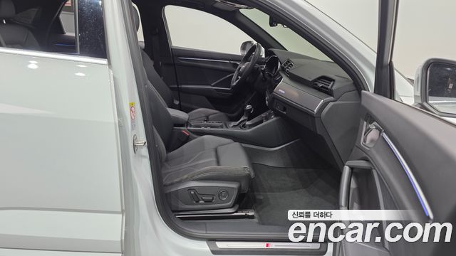 Audi Q3 (F3) 35 TDI Quattro Premium Sportback 2023 — фото 11