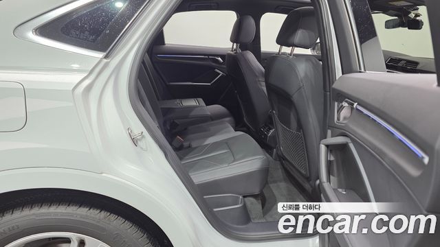 Audi Q3 (F3) 35 TDI Quattro Premium Sportback 2023 — фото 12