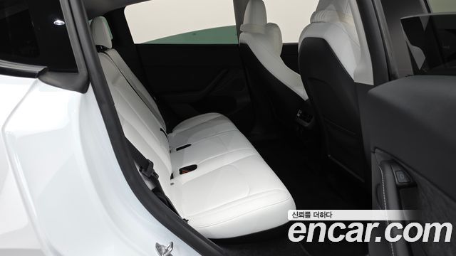 Tesla Model Y RWD 2024 — фото 11