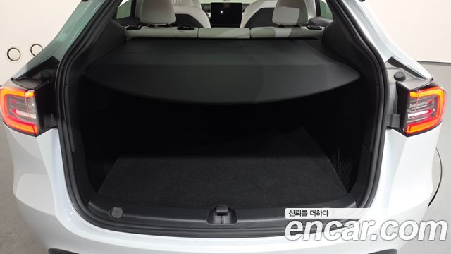 Tesla Model Y RWD 2024 — фото 17