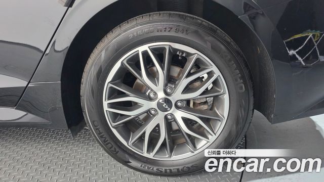 Kia K5 (III) 2.0 Noblesse 2022 — фото 27