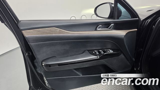 Kia K5 (III) 2.0 Noblesse 2022 — фото 30