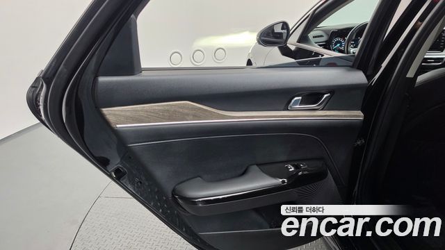 Kia K5 (III) 2.0 Noblesse 2022 — фото 31