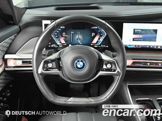 BMW 7 Series (G70) 750e xDrive Design Pure Excellence 2023 — фото 17