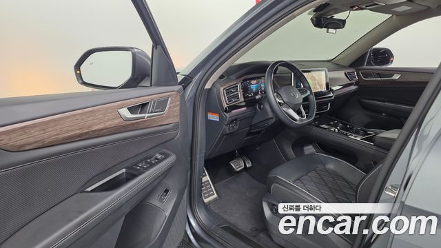 Volkswagen Atlas 2.0 TSI R-LINE 7-Seater 2025 — фото 10