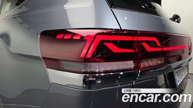Volkswagen Atlas 2.0 TSI R-LINE 7-Seater 2025 — фото 23