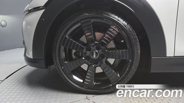 MINI Cooper S Convertible Resolute Edition 3rd Gen 2024 — фото 5