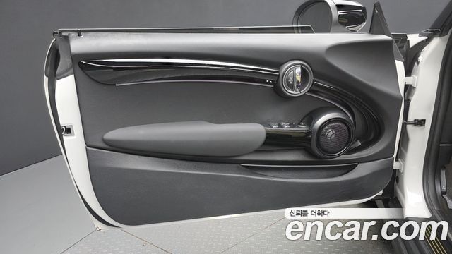 MINI Cooper S Convertible Resolute Edition 3rd Gen 2024 — фото 25