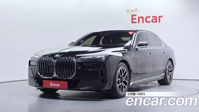 BMW 7 Series (G70) 740i xDrive M Sport