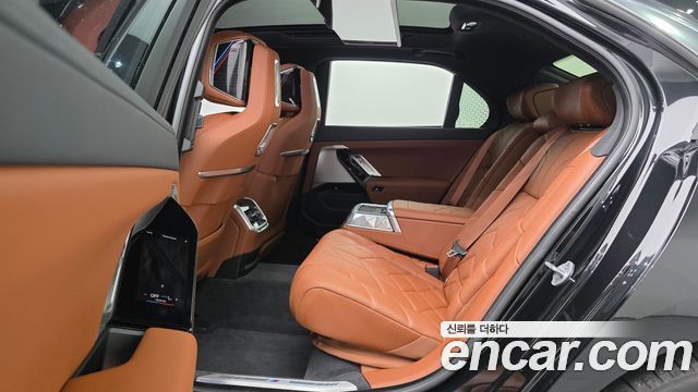 BMW 7 Series (G70) 740i xDrive M Sport 2025 — фото 12