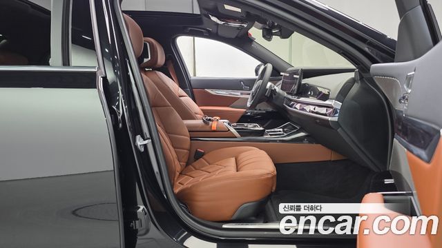 BMW 7 Series (G70) 740i xDrive M Sport 2025 — фото 26