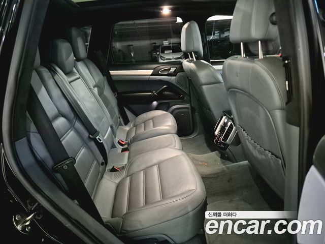 Porsche Cayenne 4.8 Turbo 958 2011 — фото 22