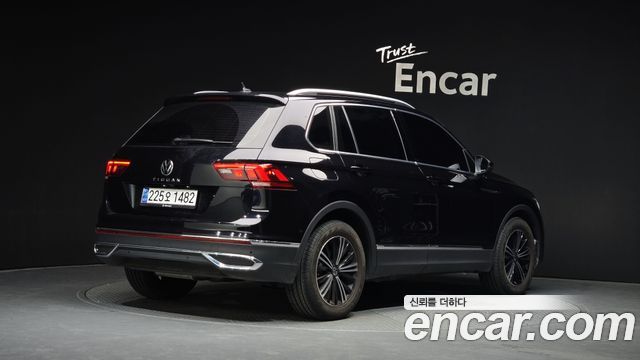 Volkswagen Tiguan (II) 2.0 TDI Premium 2022 — фото 2