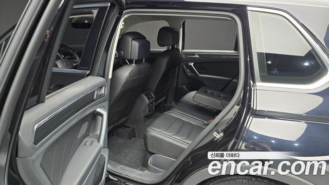 Volkswagen Tiguan (II) 2.0 TDI Premium 2022 — фото 11
