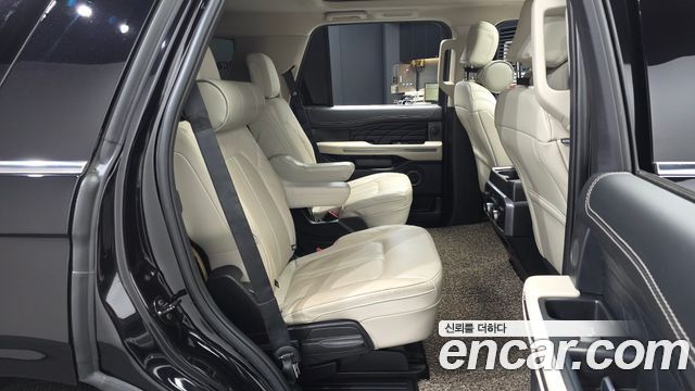 Ford Expedition Platinum 4WD 7Seater 2021 — фото 12