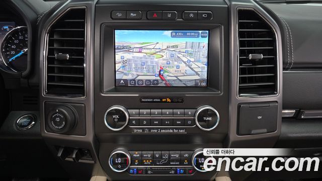 Ford Expedition Platinum 4WD 7Seater 2021 — фото 14