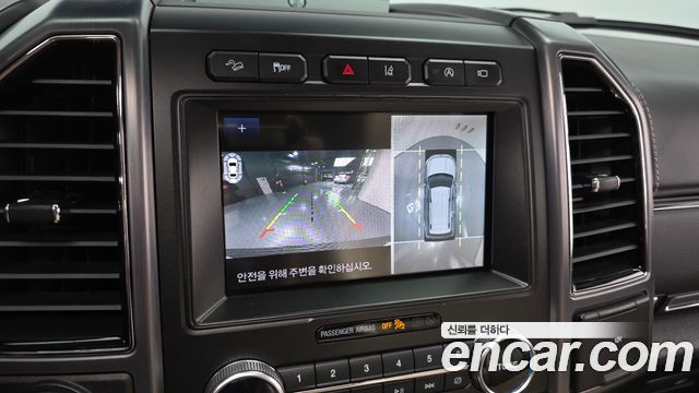 Ford Expedition Platinum 4WD 7Seater 2021 — фото 15