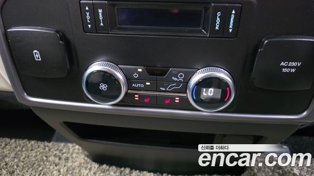 Ford Expedition Platinum 4WD 7Seater 2021 — фото 19