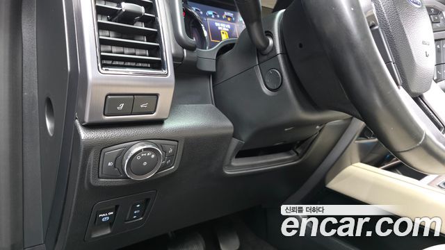 Ford Expedition Platinum 4WD 7Seater 2021 — фото 28