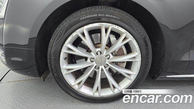 Audi A8 3.0 TFSI Quattro LWB D4 2011 — фото 5