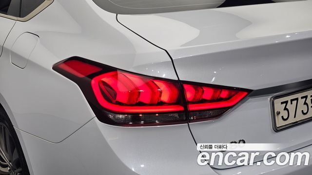 Genesis G80 3.3 GDI AWD Premium Luxury 2018 — фото 23