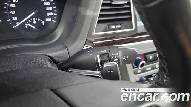 Genesis G80 3.3 GDI AWD Premium Luxury 2018 — фото 30