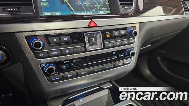 Genesis G80 3.3 GDI AWD Premium Luxury 2018 — фото 32